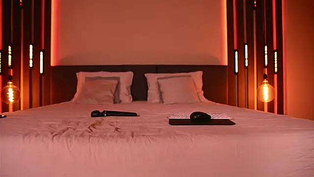 Watch oliviabennett2022 live on EroticFlix - High definition streams