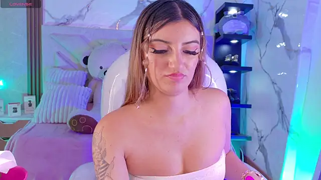 Watch _aitana_001 live on EroticFlix - High definition streams