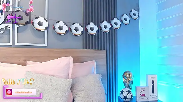Elise-Leyton webcam