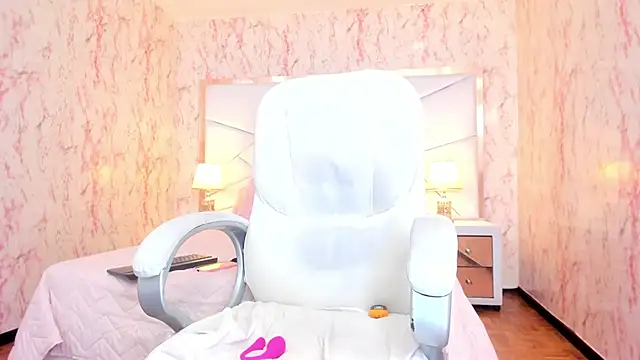 Emily_Whinfre webcam