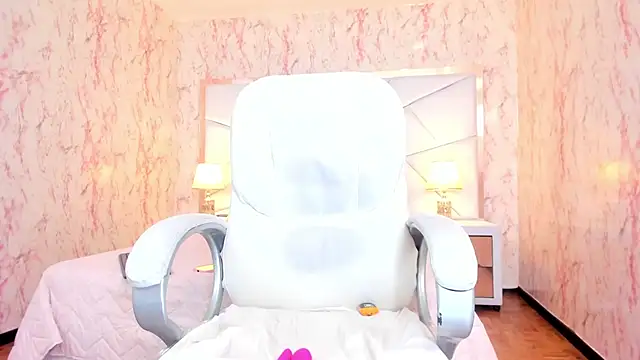 Emily_Whinfre webcam
