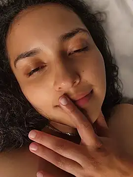 Lucy_Marin webcam