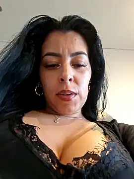 Watch Luianna live on EroticFlix - High definition streams