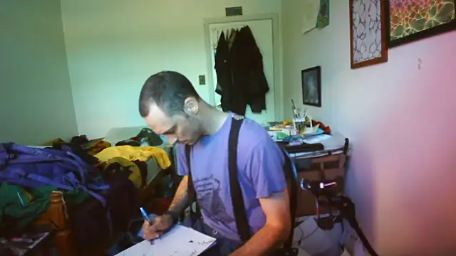 JohnnyMoves webcam