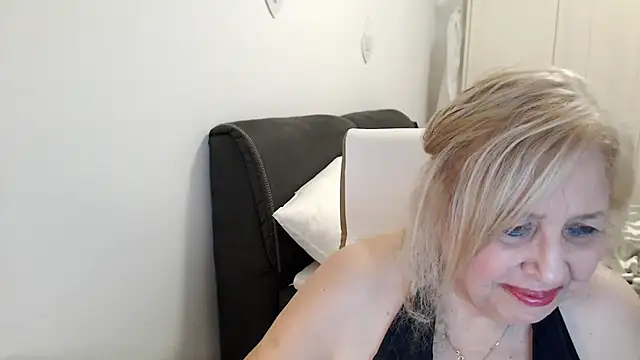 SusiLifeXXX webcam