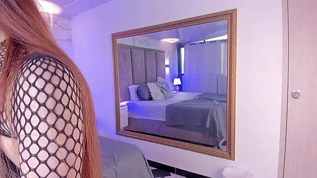 Watch LolaGray__ live on EroticFlix - High definition streams