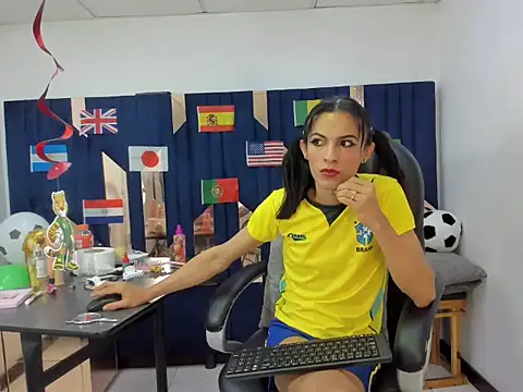 Aisha_hotts777 webcam