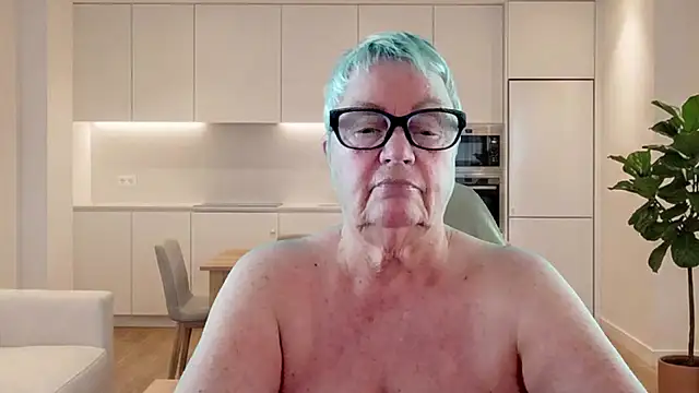 Mystery-Grandmother webcam