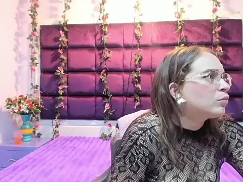 VictoriaBlondie live cam on StripChat