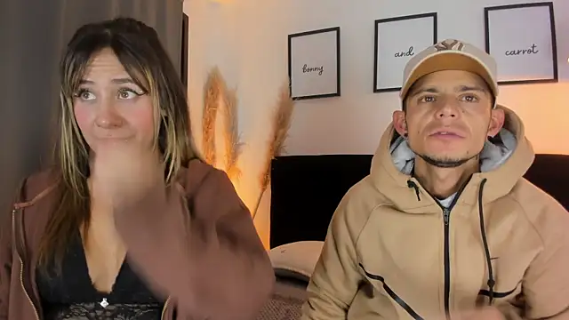 Bonny_and_carrot webcam
