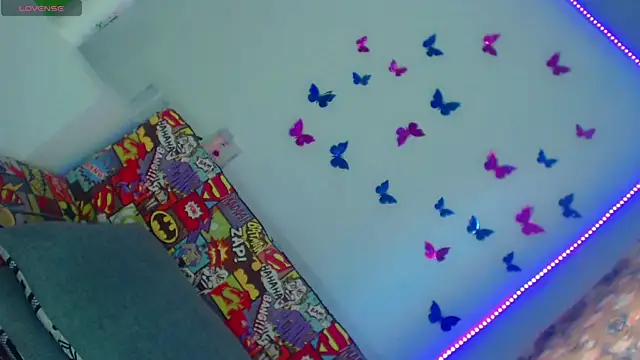Perla_Hotcortes live cam on StripChat