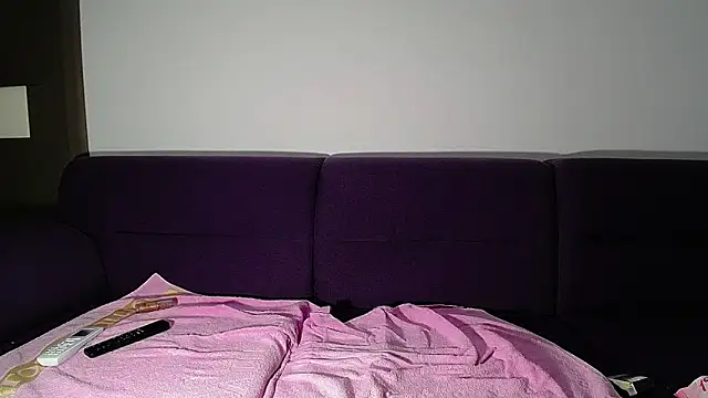 Julianna68 Live Webcam on Stripchat