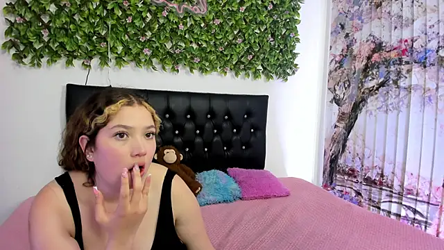 Watch valeria_and_zoe live on EroticFlix - High definition streams