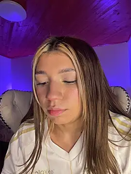 Isabella18_pink webcam