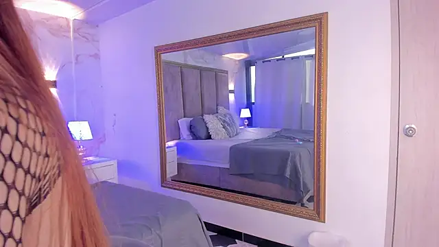 LolaGray__ webcam