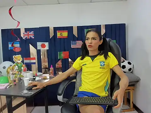 Aisha_hotts777 webcam