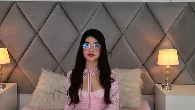 Watch OliviaDiaz live on EroticFlix - High definition streams