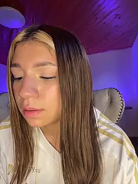 Isabella18_pink webcam
