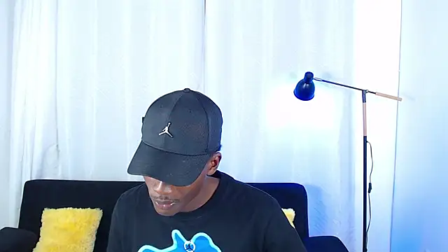 alexaandro18 webcam