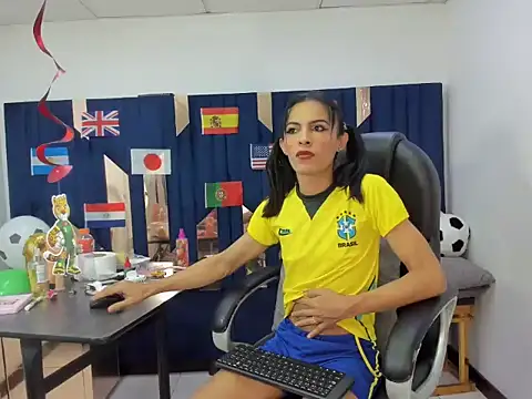 Aisha_hotts777 webcam