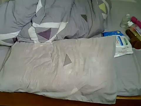 Pearl_petite webcam