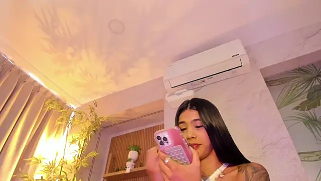 Watch AntonellaRossi live on EroticFlix - High definition streams