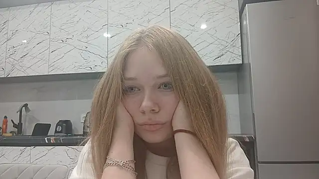 KarinaBestie webcam