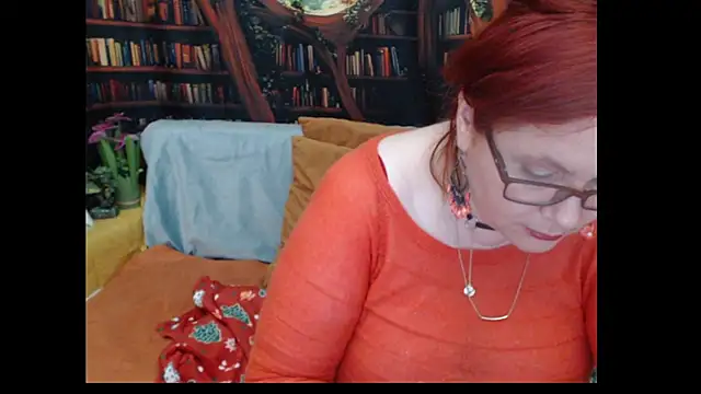 PlayfullMature webcam