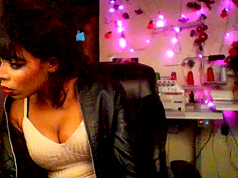 Anaconda2350 live cam on StripChat