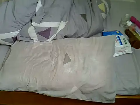 Pearl_petite webcam