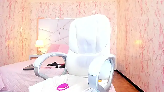 Emily_Whinfre webcam