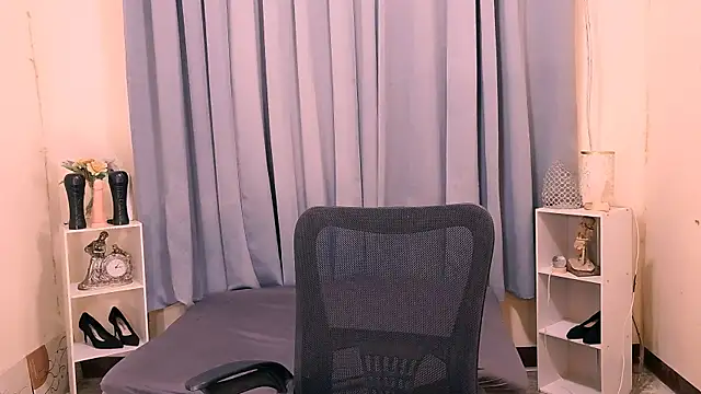 Mimi_Mckinley webcam