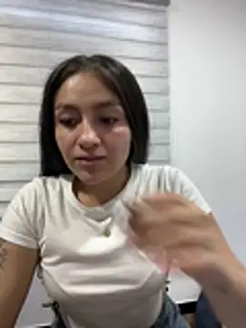 Watch Alyha_cortes_ live on EroticFlix - High definition streams