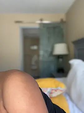 CandyLuxxxx webcam