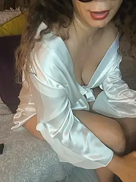 Watch ___Lilith7777___ live on EroticFlix - High definition streams