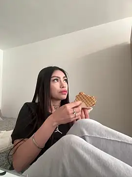 Watch Bonny_Eva live on EroticFlix - High definition streams