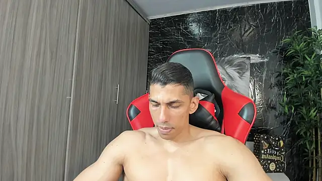 Erik_castle