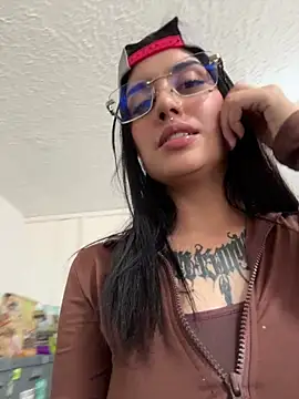 Lucy_699 webcam