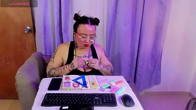MiaYMolly webcam