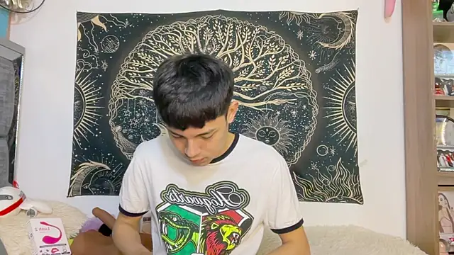 andy_belier23 (M twink) - lovense i my ass