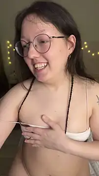 Watch EmiSparks live on EroticFlix - High definition streams