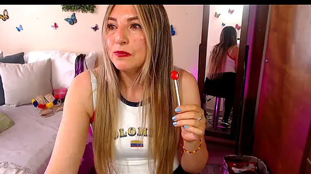 Watch Jolie-Mature live on EroticFlix - High definition streams