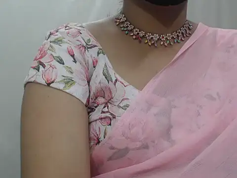 lovely_siri_23 - Lovely_Siri_23's free webcam - UK Sex Cams