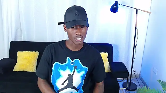 alexaandro18 webcam