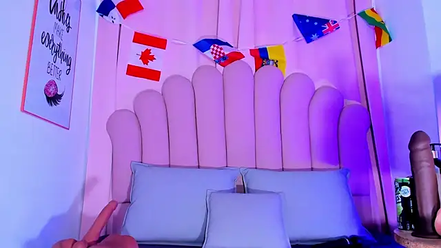 モデル: nicolemadrird