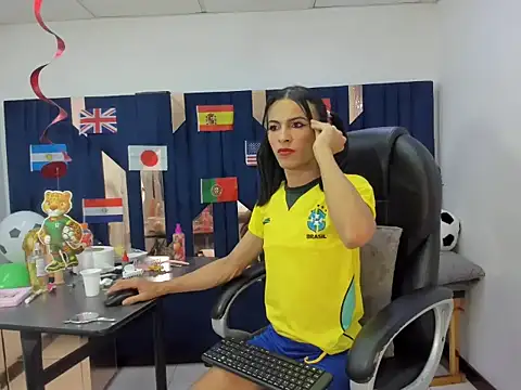 Aisha_hotts777 webcam