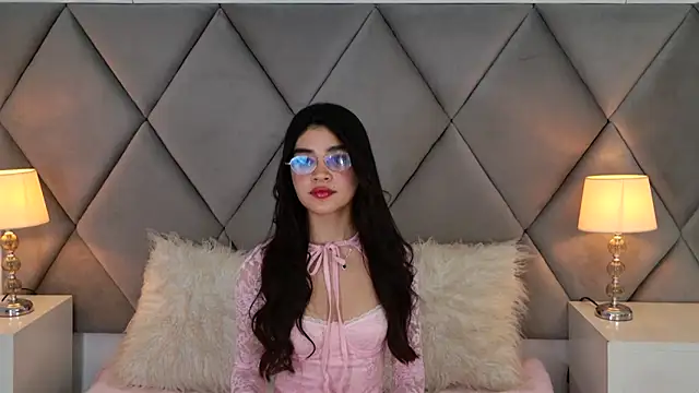 Watch OliviaDiaz live on EroticFlix - High definition streams