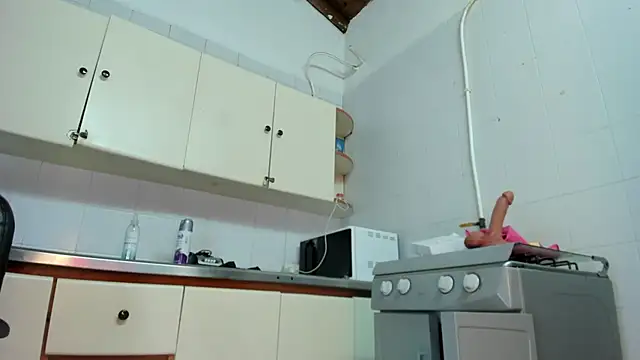 BustyGlow webcam