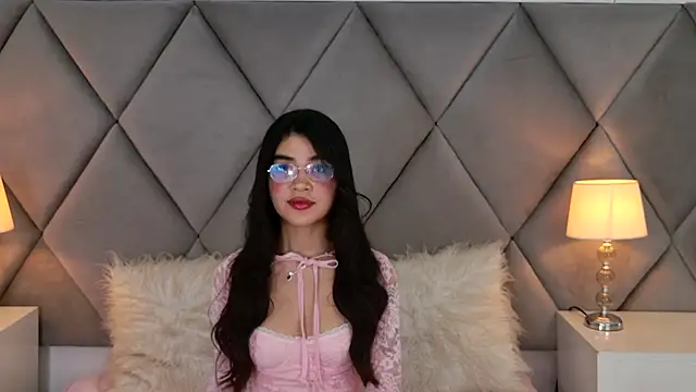 Watch OliviaDiaz live on EroticFlix - High definition streams