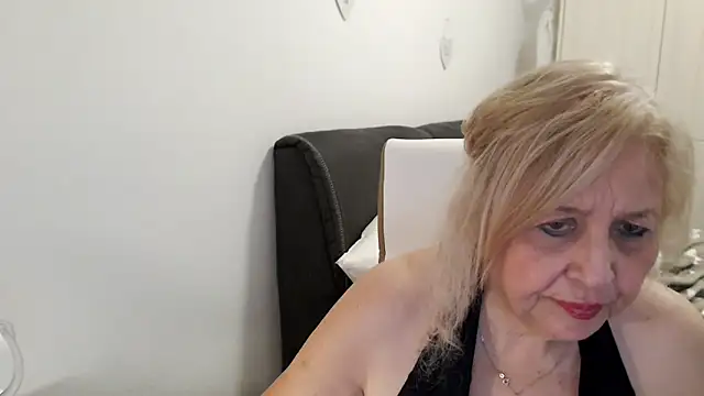 SusiLifeXXX webcam